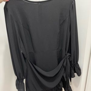 Black Long Sleeve Dress with Tie around Waist 🖤
